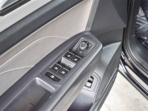 Used 2021 Volkswagen Atlas SEL Premium image 20