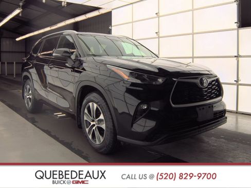 Used 2022 Toyota Highlander XLE image 4