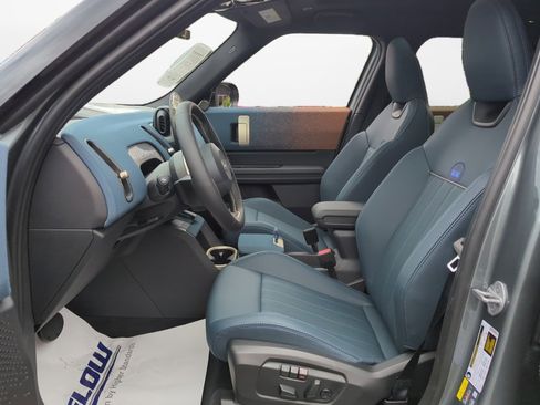 New 2025 MINI Cooper Countryman SE image 9