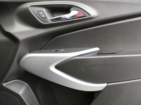 Used 2024 Chevrolet Trax LS FWD image 31