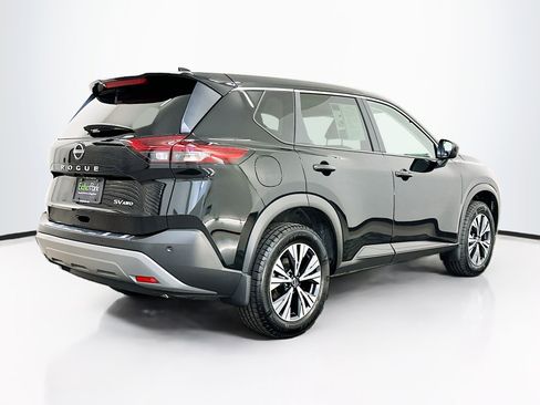 Used 2023 Nissan Rogue SV image 9