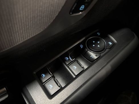 Used 2025 Ford Expedition Active image 16