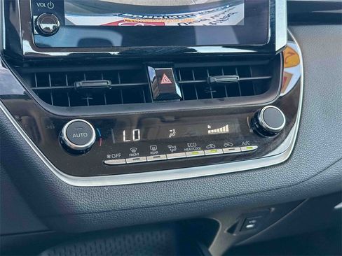 Certified 2024 Toyota Corolla LE image 30