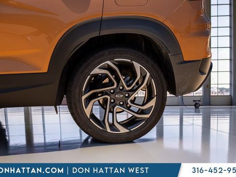 Used 2024 Chevrolet TrailBlazer RS w/ Convenience Package FWD image 39