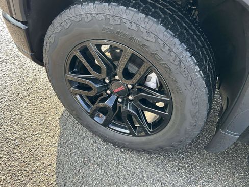 Used 2024 GMC Sierra 1500 Elevation w/ Elevation Premium Package image 9