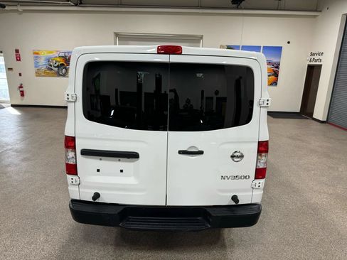 Used 2018 Nissan NV 3500 S RWD image 19