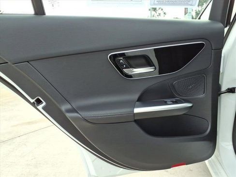 Used 2025 Mercedes-Benz C 300 4MATIC Sedan image 17