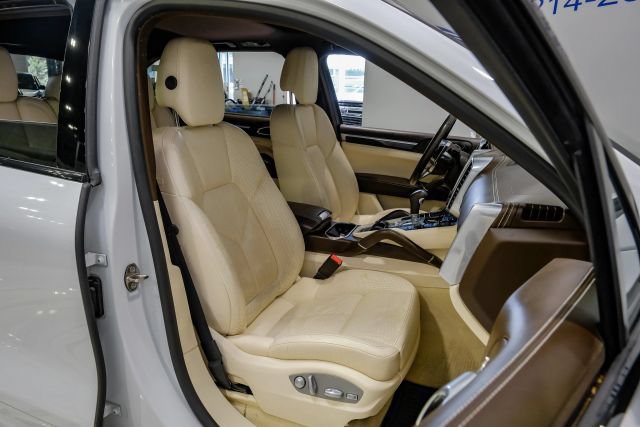 Used 2017 Porsche Cayenne AWD/4WD image 54