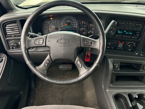 Used 2004 Chevrolet Silverado 2500 LS RWD image 16