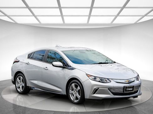 Used 2017 Chevrolet Volt LT w/ Comfort Package image 5