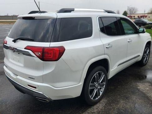 Used 2019 GMC Acadia Denali image 5