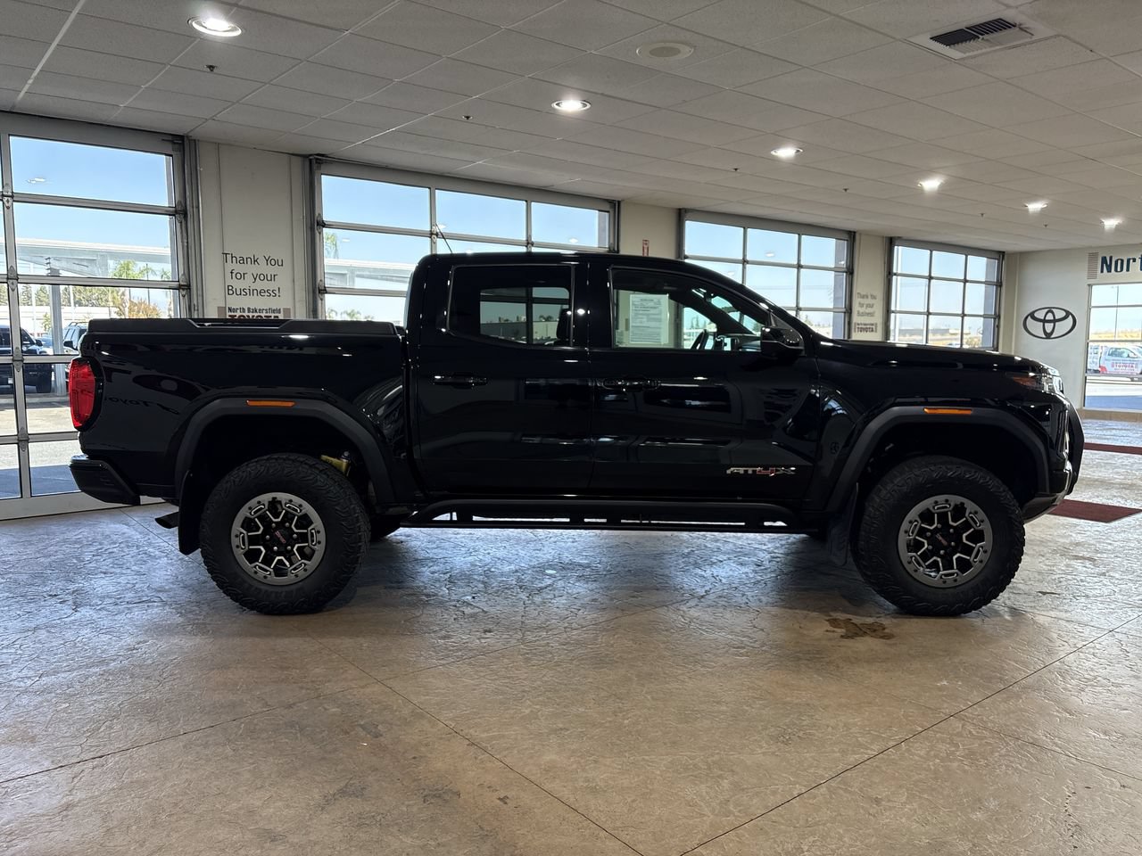 Used 2023 GMC Canyon AT4X w/ Edition 1 AWD/4WD image 3