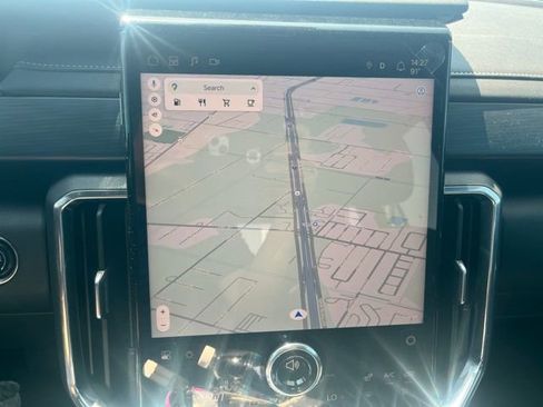 Used 2024 GMC Acadia Elevation w/ Luxury Package image 13