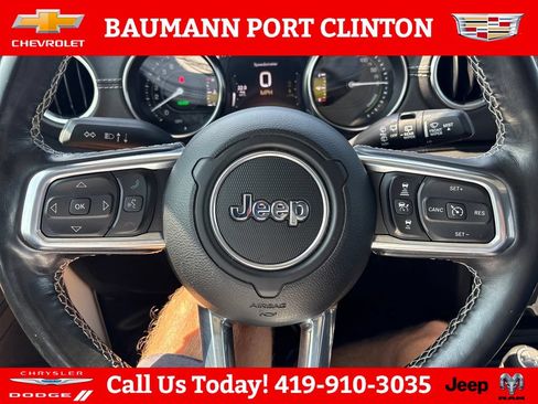 Used 2021 Jeep Wrangler Unlimited Sahara w/ Dual Top Group AWD/4WD image 17