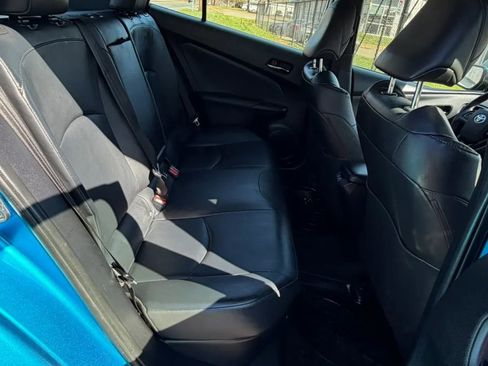 Used 2019 Toyota Prius XLE image 17