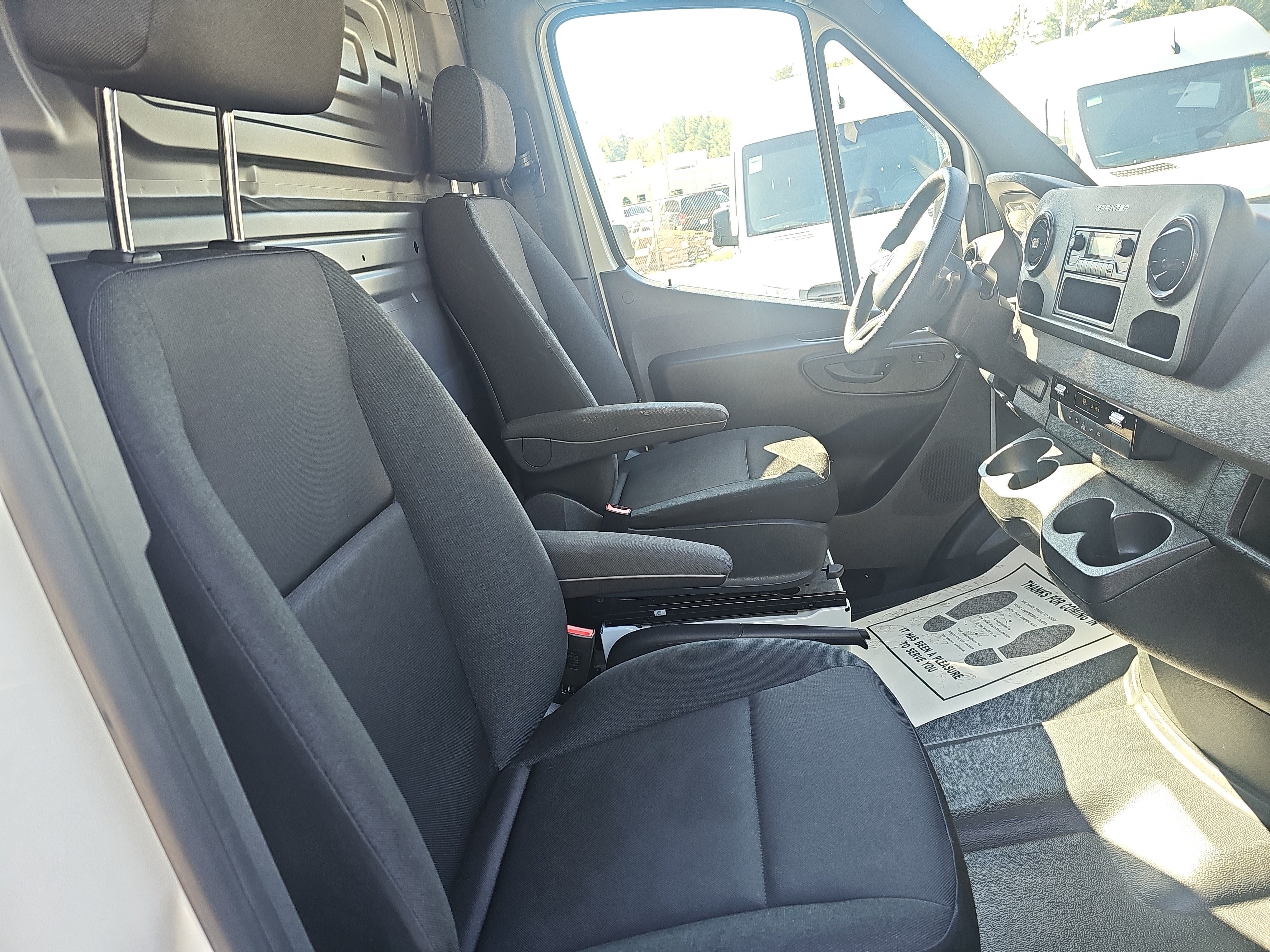 Used 2025 Mercedes-Benz Sprinter 3500 image 10
