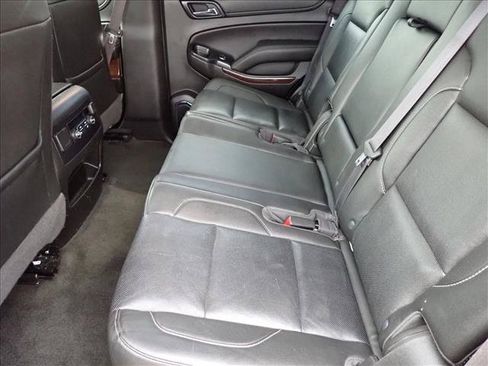 Used 2017 GMC Yukon SLT AWD/4WD image 10