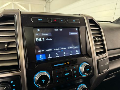 Used 2019 Ford F150 Platinum w/ Equipment Group 701A Luxury image 27