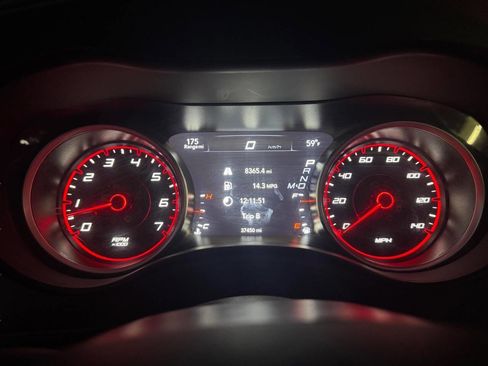 Used 2023 Dodge Charger SXT RWD image 28