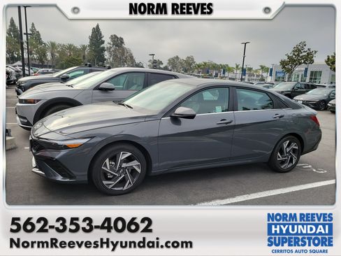 Used 2025 Hyundai Elantra Limited FWD image 1
