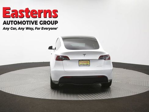 Used 2022 Tesla Model Y Long Range AWD/4WD image 30
