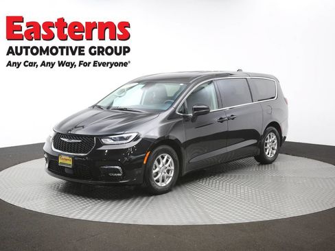Used 2023 Chrysler Pacifica Touring-L FWD image 56