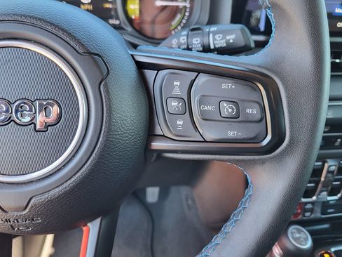 Used 2024 Jeep Wrangler Unlimited Rubicon 4xe AWD/4WD image 32