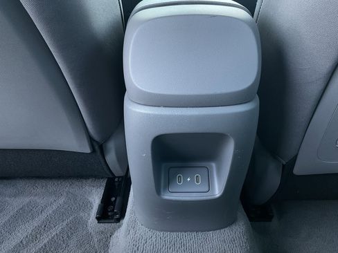 Used 2025 Hyundai Elantra SEL image 18