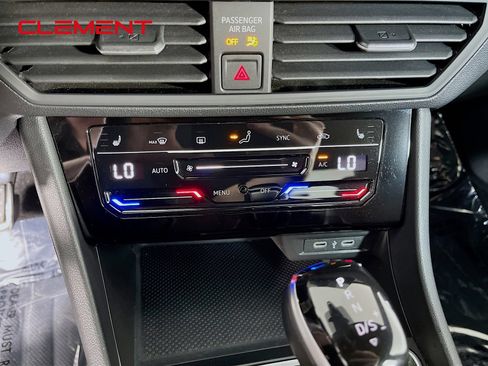 Used 2025 Volkswagen Jetta Sport FWD image 22