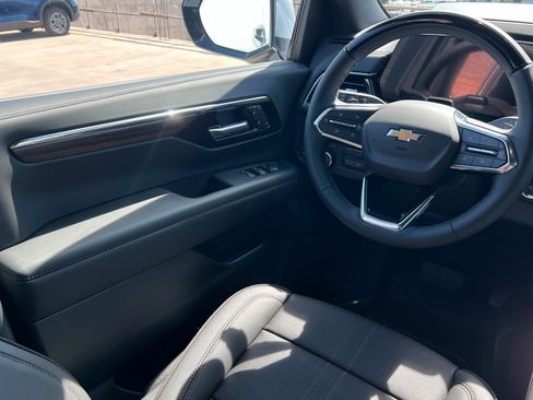 New 2026 Chevrolet Suburban High Country AWD/4WD image 12