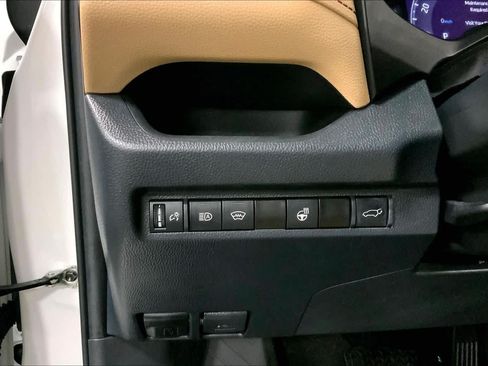 Used 2023 Toyota RAV4 XLE Premium AWD/4WD image 35