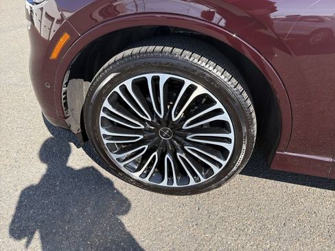 Certified 2023 Lincoln Aviator Black Label w/ Dynamic Handling Package AWD/4WD image 29