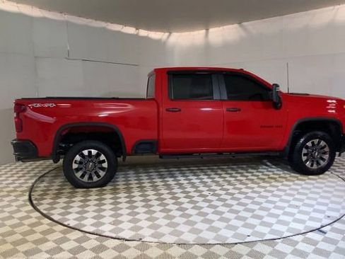 Used 2024 Chevrolet Silverado 2500 Custom w/ Custom Value Package image 9