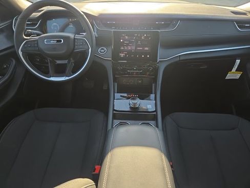 Used 2025 Jeep Grand Cherokee L Laredo w/ Luxury Tech Group I image 17