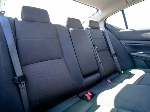 Used 2024 Nissan Altima 2.5 SV image 29