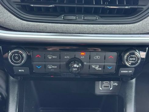 Used 2022 Jeep Compass Latitude w/ Convenience Group FWD image 31