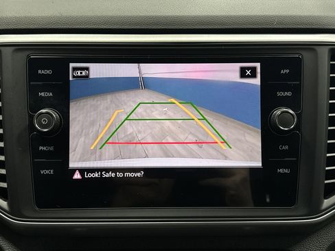 Used 2021 Volkswagen Atlas Cross Sport SE w/ Panoramic Sunroof Package FWD image 10