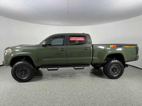 Used 2021 Toyota Tacoma TRD Sport w/ Technology Package AWD/4WD image 4