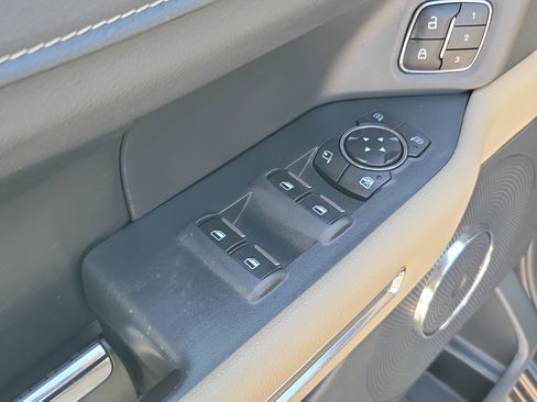 Used 2024 Ford Expedition Max XLT AWD/4WD image 33