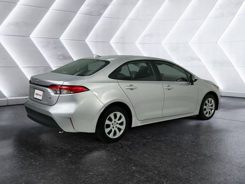 Used 2024 Toyota Corolla LE FWD image 4