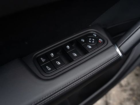 Certified 2023 Porsche Cayenne S AWD/4WD image 16