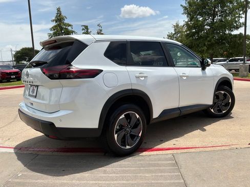 Used 2025 Nissan Rogue SV FWD image 6