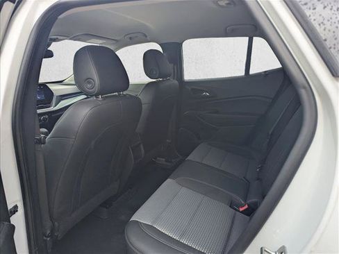 Used 2025 Chevrolet Trax LT FWD image 13