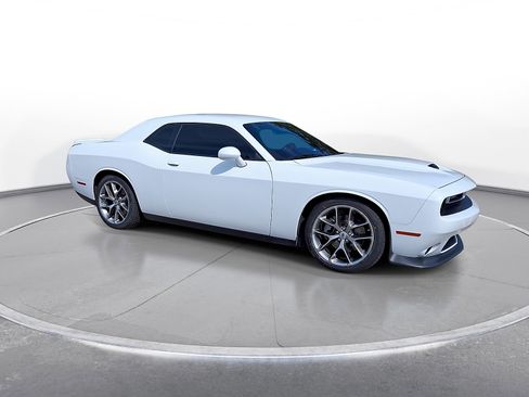 Used 2022 Dodge Challenger GT RWD image 9