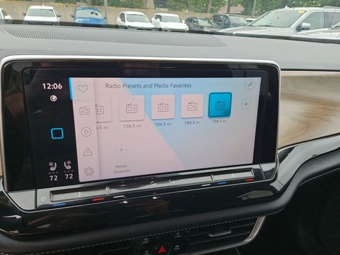 Used 2024 Volkswagen Atlas SE FWD image 21