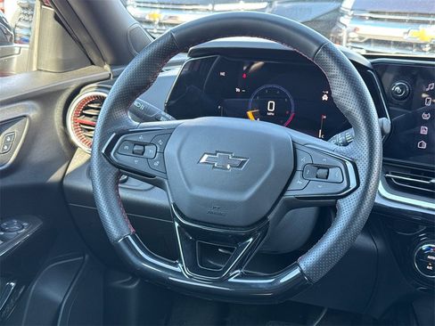 Used 2025 Chevrolet Trax RS image 13