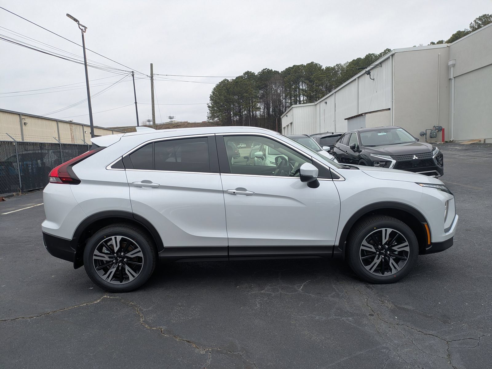 Used 2026 Mitsubishi Eclipse Cross SE AWD/4WD image 3