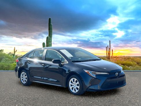 Used 2025 Toyota Corolla LE FWD image 7