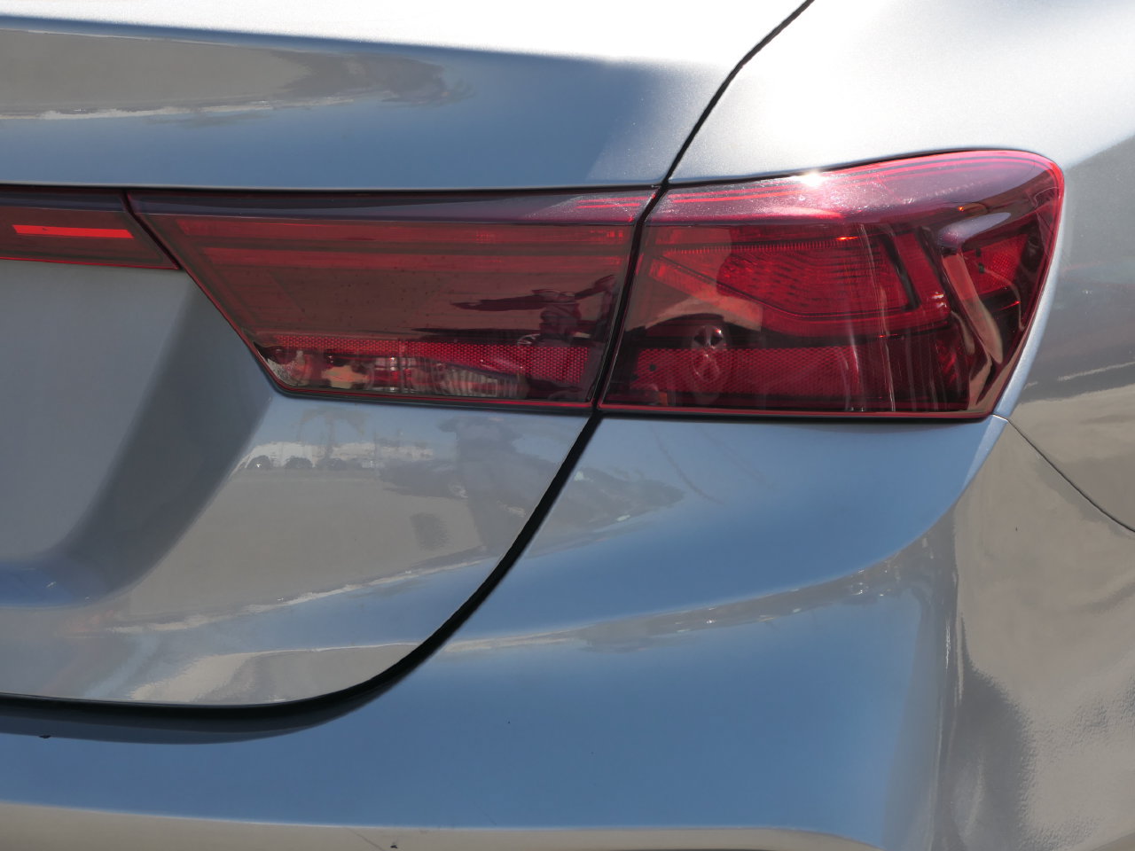 Certified 2024 Kia Forte LXS w/ LXS Technology Package FWD image 4