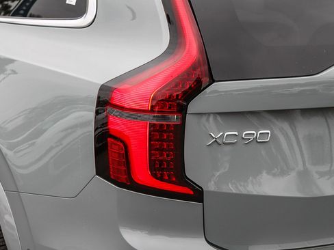 New 2026 Volvo XC90 T8 Ultra w/ Protection Package Premier AWD/4WD image 9